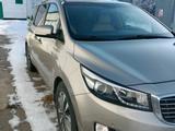 Kia Carnival 2015 годаfor11 000 000 тг. в Астана – фото 2