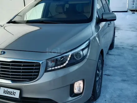 Kia Carnival 2015 года за 11 000 000 тг. в Астана