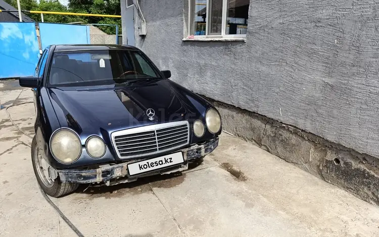 Mercedes-Benz E 320 1996 года за 2 000 000 тг. в Алматы