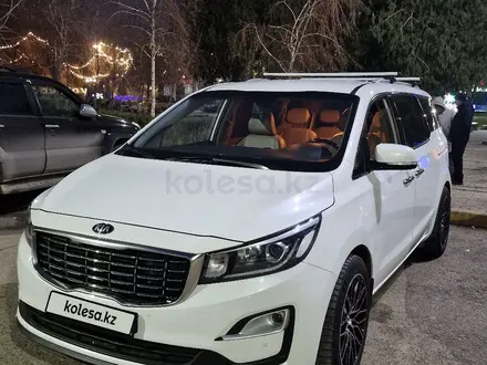 Kia Carnival 2019 года за 9 800 000 тг. в Шымкент