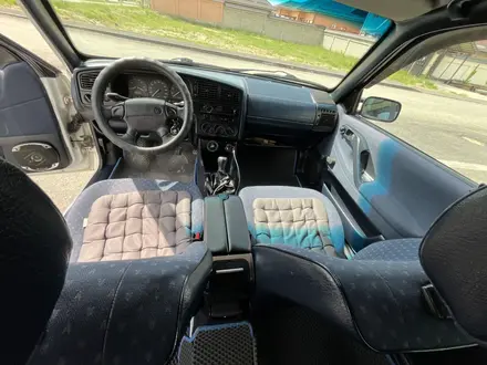 Volkswagen Passat 1995 года за 2 600 000 тг. в Шымкент – фото 15