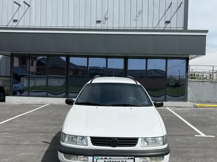 Volkswagen Passat 1995 года за 2 600 000 тг. в Шымкент – фото 3