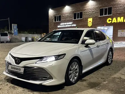 Toyota Camry 2019 года за 14 000 000 тг. в Усть-Каменогорск – фото 2