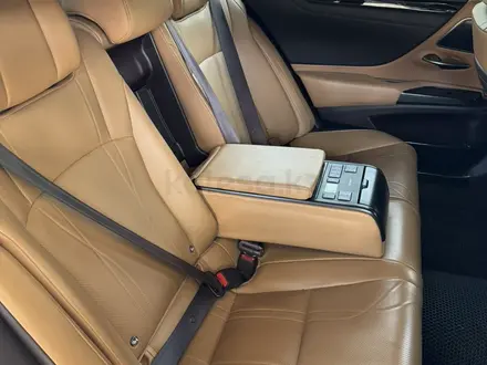 Lexus ES 350 2019 года за 28 000 000 тг. в Шымкент – фото 16