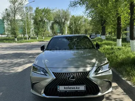 Lexus ES 350 2019 года за 28 000 000 тг. в Шымкент – фото 2