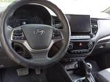 Hyundai Accent 2021 года за 9 500 000 тг. в Уральск – фото 3