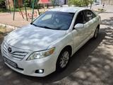 Toyota Camry 2010 года за 6 000 000 тг. в Тараз – фото 2