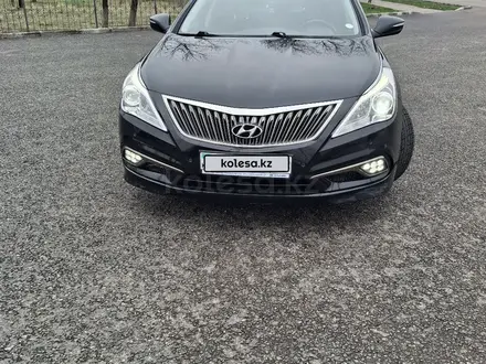 Hyundai Grandeur 2015 года за 8 900 000 тг. в Тараз – фото 2