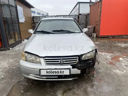 Toyota Camry 2000 года за 2 079 900 тг. в Астана