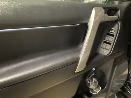 Toyota Land Cruiser Prado 2018 года за 21 500 000 тг. в Атырау – фото 4