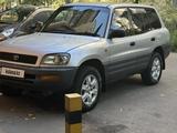 Toyota RAV4 1997 годаүшін3 300 000 тг. в Алматы