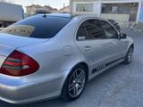 Mercedes-Benz E 320 2003 годаүшін5 000 000 тг. в Актау – фото 4