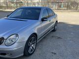 Mercedes-Benz E 320 2003 годаүшін5 000 000 тг. в Актау – фото 2