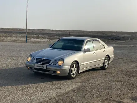 Mercedes-Benz E 200 2001 года за 3 800 000 тг. в Астана – фото 5