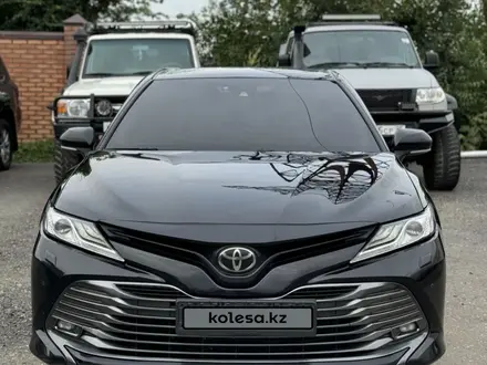 Toyota Camry 2019 года за 13 600 000 тг. в Алматы – фото 3