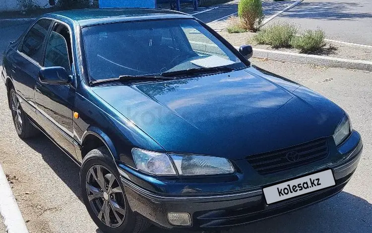 Toyota Camry 1998 года за 3 500 000 тг. в Байконыр