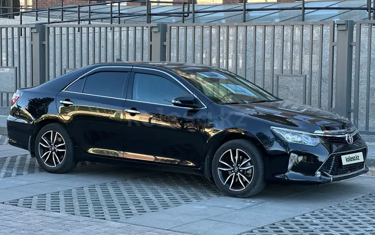 Toyota Camry 2017 годаүшін11 900 000 тг. в Актобе