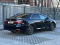 Toyota Camry 2017 годаүшін11 900 000 тг. в Актобе – фото 8