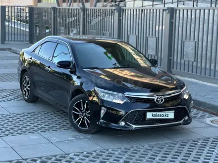 Toyota Camry 2017 года за 11 900 000 тг. в Актобе – фото 9