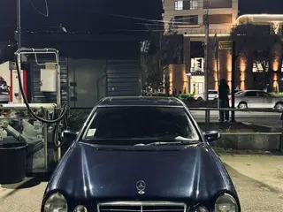 Mercedes-Benz E 320