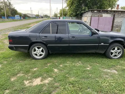 Mercedes-Benz E 220 1993 годаүшін1 600 000 тг. в Павлодар – фото 2