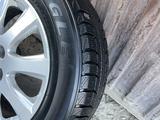 Титановые диски с зимней резиной на Камри 40 за 210 000 тг. в Алматы – фото 3