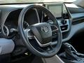 Toyota Highlander 2022 годаүшін27 300 000 тг. в Актобе – фото 19