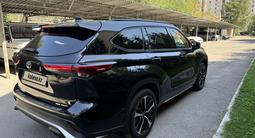 Toyota Highlander 2021 года за 22 000 000 тг. в Алматы – фото 2