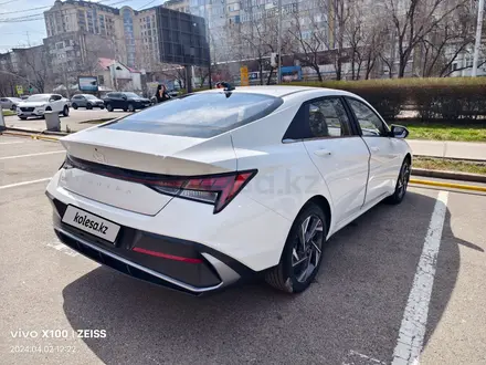 Hyundai Elantra 2024 года за 10 200 000 тг. в Алматы – фото 2