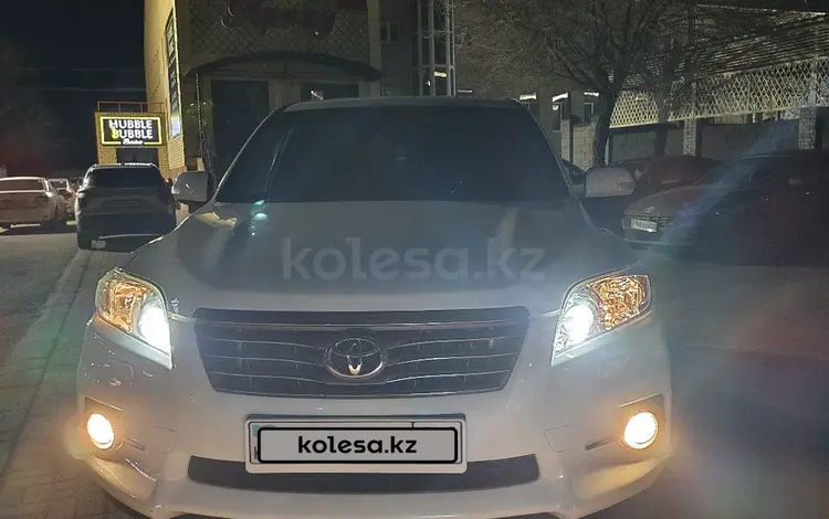 Toyota RAV4 2011 года за 6 800 000 тг. в Актобе
