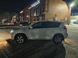 Toyota RAV4 2011 года за 6 800 000 тг. в Актобе – фото 2