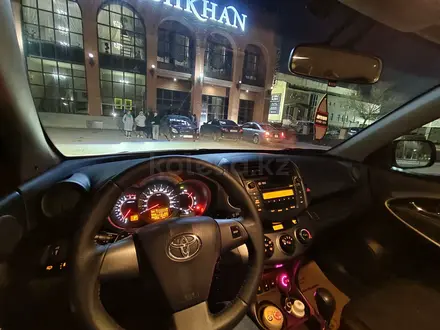 Toyota RAV4 2011 года за 6 800 000 тг. в Актобе – фото 4