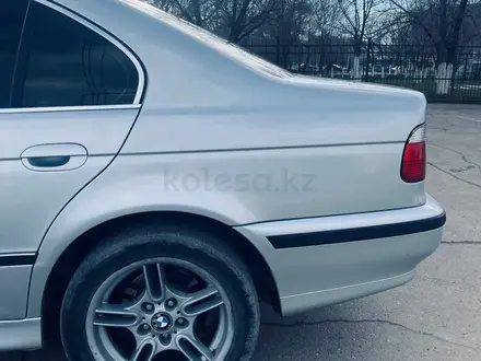 BMW 525 2000 года за 3 400 000 тг. в Алматы – фото 28