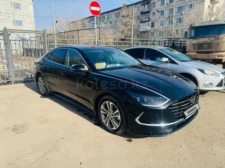 Hyundai Sonata 2021 года за 13 000 000 тг. в Караганда – фото 2