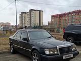 Mercedes-Benz E 230 1992 года за 1 400 000 тг. в Усть-Каменогорск