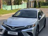 Toyota Camry 2018 года за 12 300 000 тг. в Алматы – фото 3