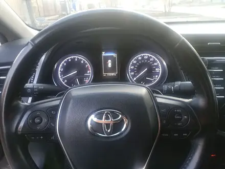 Toyota Camry 2019 года за 13 000 000 тг. в Уральск – фото 10