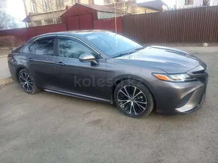 Toyota Camry 2019 года за 13 000 000 тг. в Уральск – фото 4