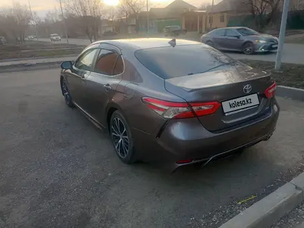 Toyota Camry 2019 года за 13 000 000 тг. в Уральск – фото 7