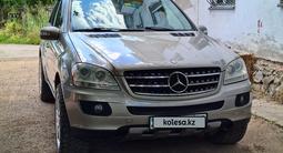Mercedes-Benz ML 500 2005 года за 5 900 000 тг. в Караганда – фото 3