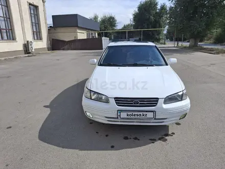 Toyota Camry 1998 года за 3 800 000 тг. в Алматы – фото 8