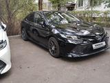 Toyota Camry 2018 года за 13 000 000 тг. в Алматы