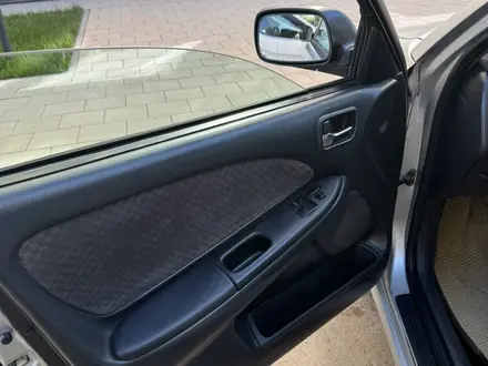 Toyota Avensis 2002 года за 2 000 000 тг. в Астана – фото 6