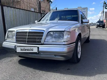 Mercedes-Benz E 280 1993 года за 2 400 000 тг. в Петропавловск