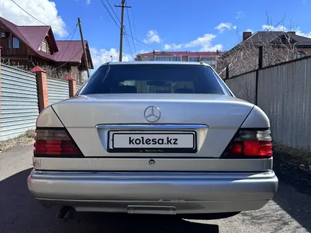 Mercedes-Benz E 280 1993 года за 2 400 000 тг. в Петропавловск – фото 7