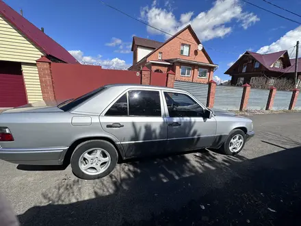 Mercedes-Benz E 280 1993 года за 2 400 000 тг. в Петропавловск – фото 6