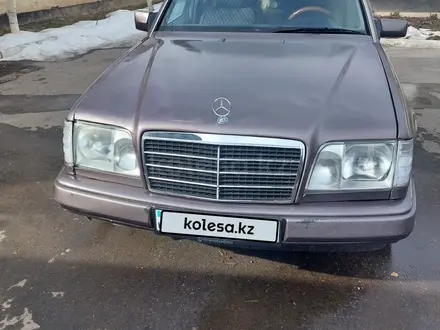 Mercedes-Benz E 220 1993 года за 1 800 000 тг. в Тараз – фото 11