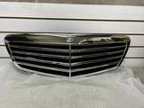 Решетка радиатора Mercedes W221 за 50 000 тг. в Алматы