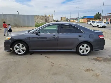 Toyota Camry 2011 года за 6 400 000 тг. в Атырау – фото 2