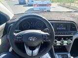 Hyundai Elantra 2018 года за 4 500 000 тг. в Актобе – фото 4
